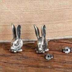 Punk Vintage 100% 925 Sterling SIlver Animal Style Rabbit Stud Earring Men Women Gothic Dark Jewelry Certificate: YES Main Stone: NONE Item Weight: 1.1g Metals Type: silver Metal Stamp: 925,Sterling Model Number: 3256802967055477 Certificate Type: CMA Gender: Unisex Side Stone: None Certificate Number: - is_customized: Yes Back Finding: Push-back Earring Type: Stud Earrings Shape\pattern: Animal Occasion: Party Fine or Fashion: Fine Style: Punk Wholesale: yes Size: 7*14mm As this item is Real 100% 925 sterling silver, We are gladly if you can testing by your local Testing Center! Product Name:Rabbit Stud Earring Material: 100% 925 Sterling Silver Quality: 100% Brand New High Quality