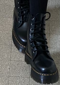 Docs Martens, Shoes Aesthetic, Shoes Boots Heels, Nylons Heels, Best Shoes