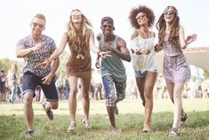 Festival Fashion 101 What to Wear During Australia's Stylish Festivals Festival Outfits Australia, Outfits Australia, Kawaii Clothes Goth, Fall Fashion Skirts, Summer Festival Outfit, Mens Summer Outfits, Fashion Skirts, Music Festival Outfits