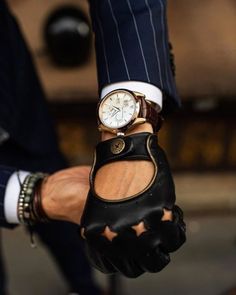 Blake Scott, Stylish Men Wear, Gq Fashion, Gentleman Aesthetic, Mens Fashion Classic, Fashion Suits For Men, Mens Fashion Classy, Mens Gloves, Gentleman Style