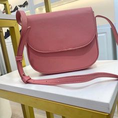 SPECIFICATIONSTypes of bags: Shoulder & Crossbody BagsStyle: FashionShape: FLAPPlace Of Origin: HE BEI ProvincePlace Of Origin: HE BEI ProvincePattern Type: SolidOrigin: CN(Origin)Occasion: VersatileNumber of Handles/Straps: SingleModel Number: W0129Model Number: W0129Main Material: PULining Material: Synthetic LeatherInterior: No PocketHardness: HARDHandbags Type: Shoulder BagsGender: WOMENClosure Type: COVERBrand Name: AILURUS FULGENS PARK Backpack Clothes, Bag Badges, Rfid Wallet, Crossbody Bags For Women, Woman Bags Handbags, Designer Crossbody Bags, Women Bag, Leather Items, Handbag Purse