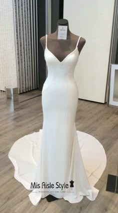 sexy open back wedding dress Aesthetic Weddings, Wedding Dress Cheap, Tight Wedding Dress, Spaghetti Strap Wedding Dress, Plus Size Wedding Dress, Open Back Wedding, Simple Wedding Dress, Open Back Wedding Dress