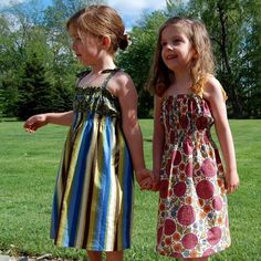 information on smocking! Homemade Dress, Leisure Dress, Sew Mama Sew, Toddler Party Dress, Sewing Kids Clothes, Girls Sundress, Dress Patterns Free, Dress Tutorials, Free Dresses