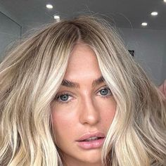 Charlie Gauci on Instagram Blonde Hair Medium Length, Blonde Tones, Creamy Blonde, Sandy Blonde, Blonde Bobs, Good Hair Day, Hair Inspo Color, Blonde Hair Color, Hair Day