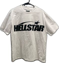 White Logo T-shirt For Streetwear, Casual Short Sleeve T-shirt With Star Logo, Casual Summer Tops With Star Logo, Casual Tops With Star Logo And Relaxed Fit, Casual Summer T-shirt With Star Logo, Casual White Logo T-shirt, Casual T-shirt With Star Logo For Streetwear, Casual Cotton Tops With Star Logo, Summer Streetwear T-shirt With Star Logo