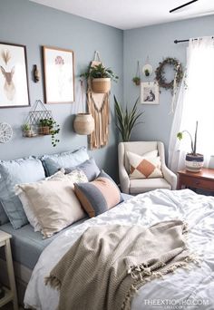 Light Blue Boho Bedroom Light Blue Bedroom Decor Ideas, Light Blue Walls Bedroom Aesthetic, Teen Girl Blue Bedroom Ideas, Light Blue Accent Wall Bedroom, Dusty Blue Bedroom Ideas, Light Blue Bedroom Aesthetic, Girls Blue Bedroom Ideas, Light Blue And Pink Bedroom, Blue Wall Bedroom