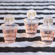 11 Easy Last Minute New Year's Eve Party Decorations Ideas Champagne Jello Shots Recipe, Orange Jello Shots, White Jello, Rum Jello Shots, Margarita Jello Shots, Margarita Jello, Champagne Jello, Champagne Jelly, Champagne Jello Shots