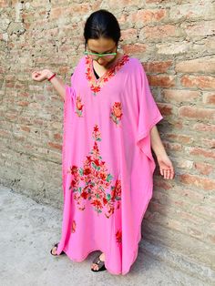 Our gorgeous high quality boho maxi dress kaftan combines 100% fine cotton with stunning Kashmiri embroidery. The embroidery is in the neckline and over the body, with a smaller embroidered detail on the back. Best choice for the summer, you can wear this model for plenty of occasions, morning to evening. Feels comfortable, chic and cool. The best choice to impress, you'll look divinely beautiful in this chic boho dress with slightly oriental flare. Fits all size - up to XL and looks great on an Festival Poncho, Kashmiri Embroidery, Hippie Maxi Dress, Embroidered Kaftan, Comfortable Chic, Dress Kaftan, Boho Chic Dress, Mode Boho, Caftan Dress