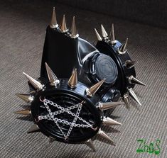 Black Gas Mask, Mask Gas, Gothic Mask, Look Halloween, Grunge Accessories, Goth Wallpaper, Gothic Looks, Metal Spikes, Mask Black