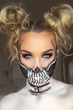 Hairstyles Halloween, Halloween Makeup Sugar Skull, Makeup Zombie, Meme Costume, Halloween Hairstyles, Creepy Makeup, Hair Halloween, Halloween Makeup Scary