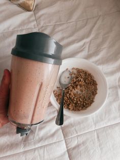 Strawberry Banana smoothie and granola cereal. 😌 Mornings Aesthetic, 5am Morning, Person Aesthetic, Glossier Girl, Granola Aesthetic, 2022 Goals, 5am Club, Aesthetic Morning