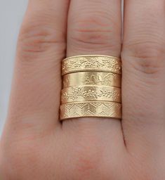 ♥ Perfect 14k SOLID GOLD ring band with dainty pattern in 14k or 18k gold. It's classic shape and style so it would be great for engagement, wedding or couples rings.➤ Pick your ring size 4US - 10US➤ Pick your metal: 14k YELLOW gold or 14k ROSE gold / 18k YELLOW gold or 18k ROSE gold ♦ Ring Size:Width: 0.20'' / 5.31mmThickness: 0.03'' / 1mm………………………………….........➤ PACKAGINGItem will arrive in pretty gift packaging, If you are purchasing it as a gift please feel free to add a personal note➤ 100% H Gold Thumb Ring, Rose Gold Stackable Rings, Floral Wedding Bands, Unique Wedding Band, Rustic Ring, 14k Gold Wedding Band, Rustic Rings, Simple Band, Classic Wedding Rings