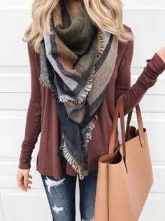 @sunsetsandstilettos - Earth tone scarf and a brown thermal swing top Short Sleeve Outfits, Looks Jeans, Looks Style, Fall Winter Outfits, Outfits Casuales, Scarf Print, Look Fashion