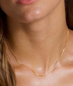 "A gorgeous box chain necklace perfect for yourself or a gift for someone dear! Lovely accent piece for a stunning look. They are perfect alone or layered with other pieces. Model is wearing 16\" length necklace. We beautifully package every item in a jewelry gift box. * 14k Gold Filled or 14k Solid Gold * All orders are hand crafted with care from our happy studio in sunny Miami, FL * All items are ethically sourced by me for durability & perfect finishes * It's not only meant to look beaut Tiny Gold Necklace, Gold Neck Chain, Simple Chain Necklace, Dainty Necklace Layered, Dainty Chain Necklace, Gold Chain Design, Gold Necklace Simple, Box Chain Necklace, Solid Gold Necklace