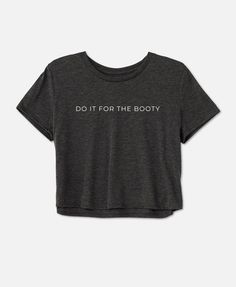 Do it for the Booty // Women's Flowy Cropped Tee Cropped Tee Features: *Cropped, flowy fit *Tailored sleeve *Modest crop *Handmade to order with high quality vinyl + professional heat press F A B R I C 65/35 polyester/viscose S I Z I N G *Please see size chart in photo scroller above to find the best fit for you! C A R E * I N S T R U C T I O N S Turn garment inside out, wash cold, hang dry. Do not iron on design. P R O C E S S I N G * T I M E | O R D E R I N G * N O T E S * Production time (not Gym Graphic Tees, Crop Top Workout, Weightlifting Shirts, Boxing Shirts, Gym Crop Top, Funny Workout Shirts, Yoga Crop Tops, Gym Tees