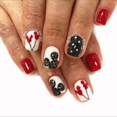 42 Disney Nails From Super Subtle to Full-Blown Designs Mouse Nail Art, Mickey Mouse Nail Art, Nail Art Noel