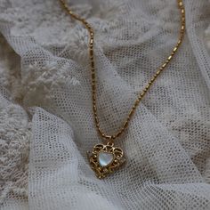 Siren Necklace, White Heart Jewelry, Princess Necklace for Her, Sirencore Aesthetic Jewelry, Layering Necklace, Vintage Inspired Jewelry - Etsy White Stuff Aesthetic, Vintage White Gold Necklace, Beautiful Necklaces Unique, Vintage Charm Necklace, Beautiful Jewelry Vintage, Sirencore Aesthetic, Siren Necklace, Dreamy Jewelry, Gold Vintage Jewelry