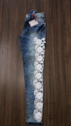 Calça com renda Flare Pants Boho, White Lace Pants, Jeans Refashion, Diy Ripped Jeans, Casual Oufits, Women Blouses Fashion