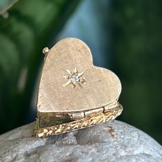 14k Gold And Diamond Vintage Locket 4g Diamond Locket, Vintage Locket, Vintage Lockets, Vintage Diamond, Vintage Gold, Womens Jewelry Necklace, Vintage Ladies, Vintage Jewelry