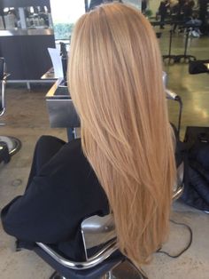 Caramel Blonde Hair, Blonde Layered Hair, Perfect Hair Color, Diy Hair Color, Caramel Hair, Honey Blonde Hair, Strawberry Blonde Hair, Honey Hair, Blonde Hair Looks