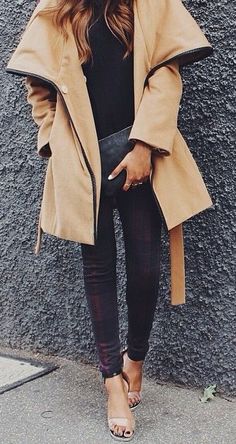 black and camel How To Have Style, Weekend Mode, Cher Horowitz, Look Jean, Mode Inspiration, Street Styles