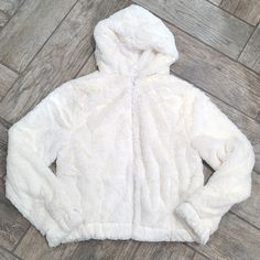 New Nwt Ambiance Cropped Hoodie White Off White Faux Ur Jacket Zip Up Sherpa New. Gift For My Daughter And She Didn't Like It Smoke Free Pet Friendly Home Hooded Winter White Fleece Jacket For Cold Weather, Cream Winter Outerwear With Drawstring Hood, White Hoodie For Winter, White Hooded Hoodie For Cold Weather, Hooded White Fleece Jacket For Cold Weather, White Cozy Fit Hoodie Outerwear, Winter White Hooded Fleece Jacket, White Hooded Jacket With Fleece Lining For Cold Weather, Cream Winter Outerwear With Adjustable Hood