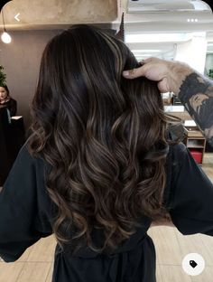 Balyage Hair, Dark Brown Hair Balayage, Rambut Brunette, Dark Brunette Hair, Brown Hair Looks, Dark Hair With Highlights