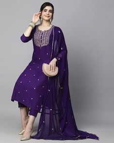 Purple Bottom, Venus Fashion, Dresses By Pattern, Kurti Designs Latest, Patiala Salwar, Set Style, Purple Fabric