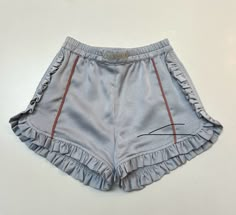 How To Sew Shorts, Blue Shorts Outfit, Bloomers Outfit, Shorts With Ruffles, Ruffled Pants, Comfy Clothing, Bloomers Shorts, Fashion Project, Ruffle Shorts