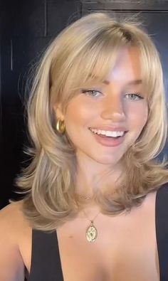 Fabulous Wavy Bob Haircuts Designs For Women Bangs With Medium Hair, Hairstyles For Layered Hair, Blonde Hair Inspiration, Medium Hair Cuts, Hair Inspo Color