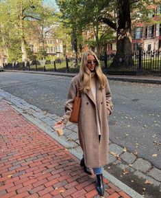 London Winter Outfits, Dc Outfits, Christmas Fashion Outfits, Nyc Fits, Nyc Winter, Girls Attire, Fall Mood, Work Fits, Paris Outfits