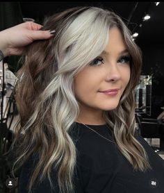 Alternative Hair Inspiration, Brown And Platinum Hair, Blonde Hair With Black Tips, Black With Blonde Hair, Dyed Roots On Black Hair, Alt Blonde Hair, Blonde With Dark Underneath, Blonde On Top Dark Underneath, Black Hair Blonde Tips