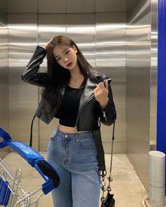 Ulzzang Clothes, Aesthetic Korean Outfits, Aesthetic Korean, Baddie Aesthetic, 사진 촬영 포즈, Casual College Outfits, Female Style, New Rock