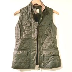 Cozy And Perfect For All Seasons, Though Especially Perfect For Fall, This Banana Republic Army Green Quilted Vest Has An Amazing Utilitarian Look And Is Brand New. With Tags In 00. Cream Puffer Coat, Grey Puffer Coat, Banana Republic Style, Red Puffer Jacket, Puff Vest, Womens Quilted Jacket, Puffy Coat, Tan Jacket, Black Puffer Jacket