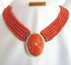 Korallen Kette 5 Reihig 750 er Gold Gemme Koralle Collier Cameo coral / AN 768 Orange Beads Necklace, Simple Beaded Necklaces, Summer Street Style, Conch Pearl, Bijoux Art Nouveau