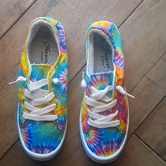 Forever Comfort By Forever Link Yellow Tie Dye Girls 6 1/2 Shoes Cheap Multicolor Lace-up Canvas Shoes, Yellow Rainbow Shoes, Tie Dye Canvas Shoes, Forever Link Shoes, White Shoes For Girls, Dye Shoes, Tie Dye Rainbow Print T-shirt For Summer, Yellow Tie Dye, Tie Dye Girl