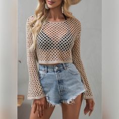 Layer Over A Cute Bralette And A Pair Of Jeans Or Use As A Coverup Over A Swimsuit. Adds Texture And Style Hollow Sweater, Casual Knitwear, Flare Sleeves, Mode Casual, 2024 Trends, Beach Tops, Dresses 2024, Hoodie Outfit, Crochet Crop Top