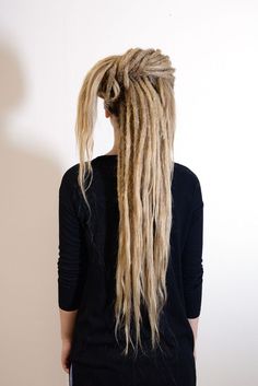 Dreadlock Aesthetic, Dreadlock Extensions White Girl, Woman Dreadlocks, White Girl Dreads, Boho Dreads, Pretty Dreads, Girl Brown Hair, New Dreads, Dreadlocks Hairstyles