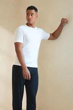 Stiver is 6'1" Relaxed Fit Raglan Sleeve T-shirt For Everyday, Relaxed Fit Raglan Sleeve T-shirt For Loungewear, Comfortable Stretch T-shirt For Everyday, Comfortable Stretch T-shirt For Loungewear, Relaxed Fit Crew Neck Sleep T-shirt, Comfortable Crew Neck T-shirt For Sleep, Relaxed Fit Crew Neck Sleepwear T-shirt, Comfortable Crew Neck Sleep T-shirt, Relaxed Fit Raglan Sleeve T-shirt