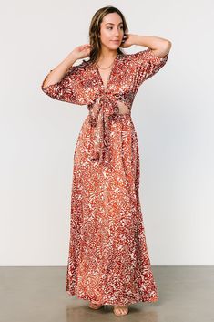 You can't pass up an adorable black and tan printed maxi dress. The print is lovely and the dress is oh so silky! Dress Champagne, Baltic Born, Rust Dress, Midi Length Skirts, Satin Midi Dress, Kimono Sleeve, Boat Neckline, Satin Material, Printed Maxi