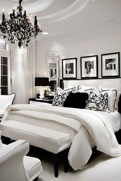 Black Bedroom White Furniture, Black And White Bed Decor, Bedroom Design With Black Furniture, Black And White Luxury Bedroom, Black White And Gray Bedroom, Black And White Bedding Ideas, Black And White House Aesthetic, Small Elegant Bedroom, White Bedroom Black Furniture