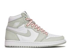 Jordan Women, Jordan Model, Womens Air Jordans, Jordan 1 High Og, Air Jordan 1 Retro High Og, Air Jordan 1 Retro High, Nike Air Jordan 1, Air Jordan 1 High, Jordan 1 High