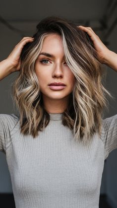 Discover 30 stunning fall hair colors, from rusty red to deep teal, perfect for adding warmth and style to your look this season. Blonde Balayage Hair, Colors For 2024, Rambut Brunette, Fall Blonde Hair, Balayage Hair Color Ideas, Balayage Hair Color, Hair 2024, Hair Life