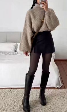 casual Korean fall outfit: cozy sweater + black mini skirt + long boots Boot Office Outfit, Canada Outfit Ideas, Cute Fem Outfits, Cold Night Outfit, Hockey Game Outfits For Women, Elegantes Party Outfit, Canada Outfits, Vinter Mode Outfits, Looks Pinterest