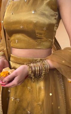 Lahenga Aesthetics, Small Desi Wedding, Yellow Aesthetic Dress Indian, Aesthetic Indian Outfit Pictures, Falak Tak, Desi Girl Aesthetic Lehenga, Extravagant Outfits, Appropriate Outfits