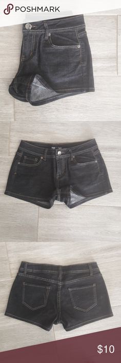 Denim Shorts Denim short between very dark Navy and black. 74% cotton 24% polyester 2% spandex. Waist 27" Inseam 2.5" Length from waist to hem 10" Never worn pristine condition! Zenana Jeans Shorts Jean Shorts Stretch Black Jeans Short Length, Black Stretch Jeans In Short Length, Black Stretch Jeans Short Length, Black Stretch Short Jeans, Black Fitted Short Jeans, Mid-rise Stretch Black Jean Shorts, Stretch Mid-rise Black Jean Shorts, Black Stretch Mid-rise Jean Shorts, Fitted Mid-rise Black Jean Shorts