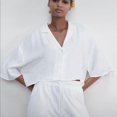 Nwot Never Worn Just Washed Zara Summer Blouse Relaxed Fit, Zara Summer Blouse With Buttons, Zara Summer Blouse With Button Closure, Zara Button-up Blouse For Vacation, Zara Collared Summer Blouse, Zara Collared Blouse For Summer, White Button Up, Button Up Top, Zara Tops