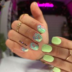 Green Nails Ideas, Green Nail Ideas, Retro Nails, Hippie Nails, Gel Nails Diy, Minimal Nails, Simple Acrylic Nails, Cute Gel Nails, Short Nail Designs