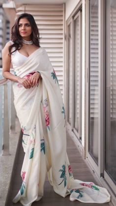 Mirraw offers designer range of Party wear sarees in various fabrics at Fair price. You can dress up for any occasion with this stylish Party wear saree. Click here now!