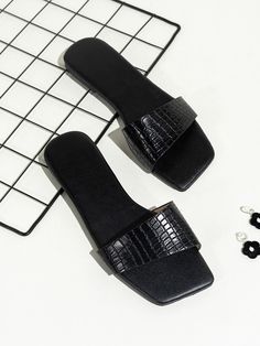 Black Fashionable    Crocodile Slides    Women Shoes Modern Heels, Slippers For Ladies, Handmade Slippers, Shoes Hack, Shoes Outfit Fashion, Fashion Slippers, Girly Shoes